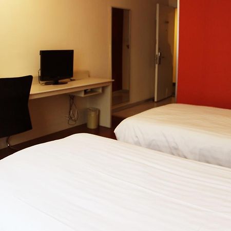 Hanting Hotel Changchun Qimao City Habitación foto